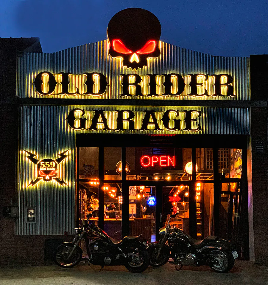 LOCAL Old Rider Garage San Isidro